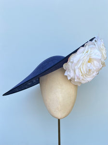 Blume (in navy)